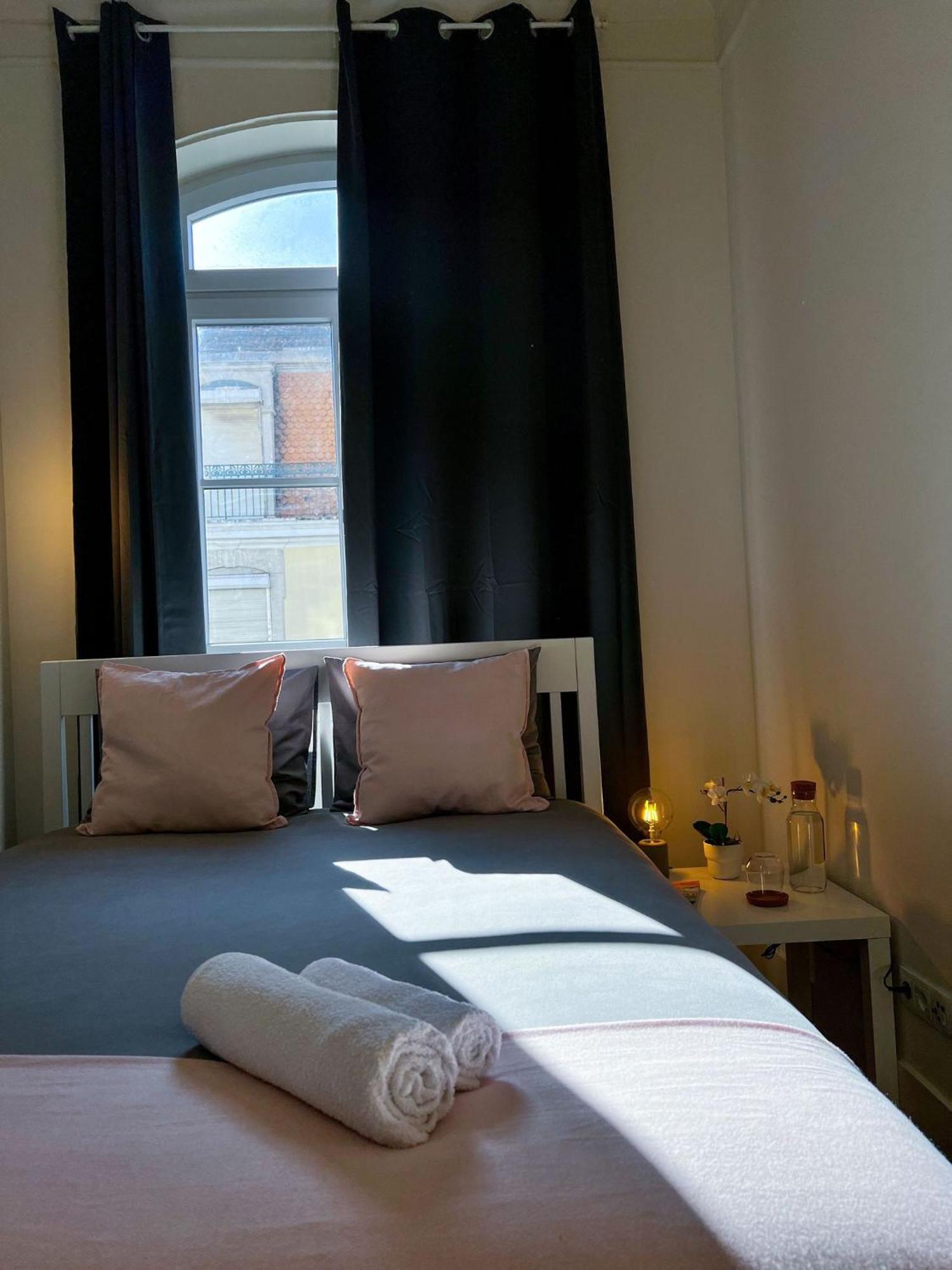 Quarto em Acomodações Particulares Cozy With Privative Bathroom On Rua Augusta *